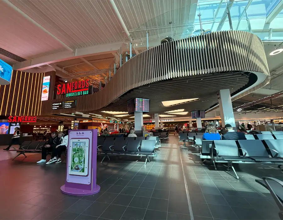 Sanfords Restaurant Luton Airport Frontage